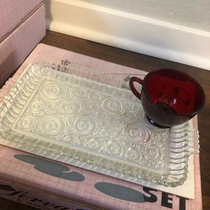 Antique Anchorglass Set, 4 Piece Serva Snack Set: Clear Plate and Red Cups